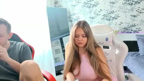 Snapshot of art_cam_ chatting on 6, 3, 2026 art_cam_ online show from 6, 3, 2026