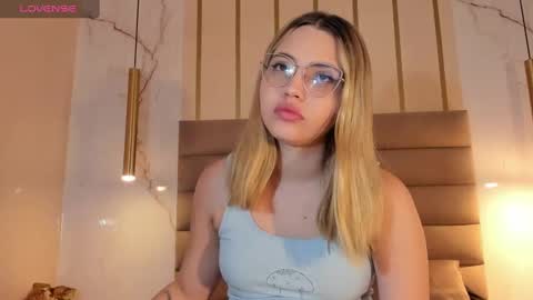 Snapshot of ary1_ chatting on 8, 3, 2025 Ary online show from 8, 3, 2025