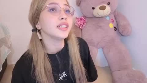 Snapshot of ary1_ chatting on 14, 12, 2025 Ary online show from 14, 12, 2025