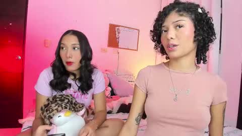 Ariana and Kelsieh online show from 9, 1, 2026