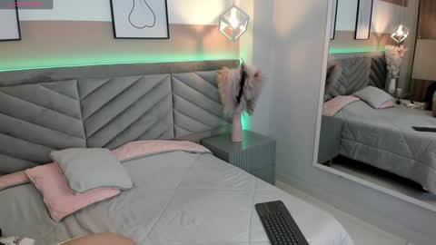 ARY THOMPSON online show from 29, 1, 2025