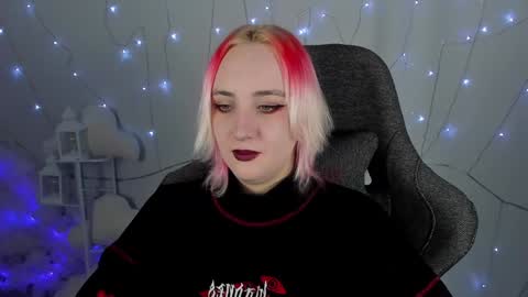 Snapshot of asheluck chatting on 1, 2, 2025 AshleyAshe  online show from 1, 2, 2025