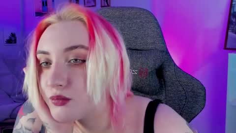 Snapshot of asheluck chatting on 12, 2, 2025 AshleyAshe  online show from 12, 2, 2025
