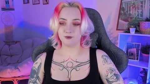 Snapshot of asheluck chatting on 28, 2, 2025 AshleyAshe  online show from 28, 2, 2025