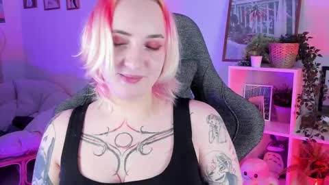 Snapshot of asheluck chatting on 2, 3, 2025 AshleyAshe  online show from 2, 3, 2025