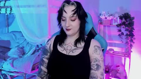 Snapshot of asheluck chatting on 8, 10, 2025 AshleyAshe  online show from 8, 10, 2025