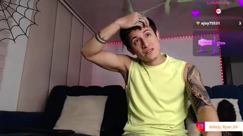 Ashley And Ryan  online show from 18, 10, 2025