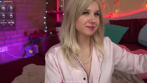 Snapshot of asherat69 chatting on 10, 9, 2025 Anna Anya online show from 10, 9, 2025