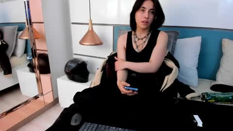 Ashkoreh online show from 15, 4, 2026