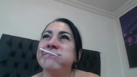 ashleey_thompson online show from 7, 6, 2026