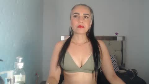 ashley__tylor online show from 14, 1, 2025