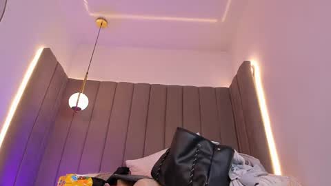 ashley_beaomunt online show from 24, 6, 2026