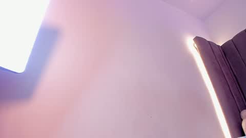 ashley_beaomunt online show from 25, 6, 2026