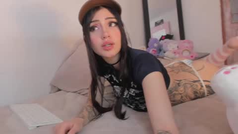 ashley_js online show from 30, 4, 2026