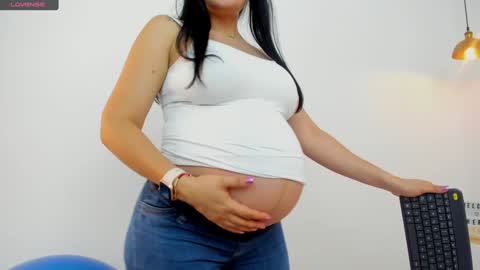 Snapshot of ashleyknightt chatting on 2, 12, 2024 Ashley knight online show from 2, 12, 2024