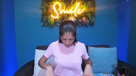 Snapshot of ashleymonrroe_ chatting on 18, 10, 2025  Ashley Monroe  online show from 18, 10, 2025