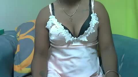 Snapshot of ashleyqueen_x chatting on 26, 9, 2025 ashleyqueen X online show from 26, 9, 2025