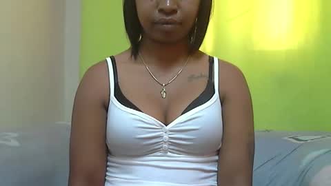 Snapshot of ashleyqueen_x chatting on 11, 10, 2025 ashleyqueen X online show from 11, 10, 2025