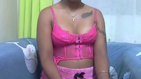 Snapshot of ashleyqueen_x chatting on 16, 10, 2025 ashleyqueen X online show from 16, 10, 2025