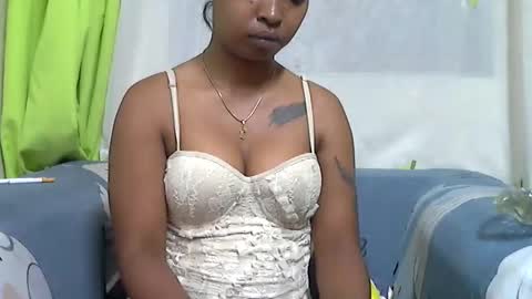 Snapshot of ashleyqueen_x chatting on 21, 10, 2025 ashleyqueen X online show from 21, 10, 2025