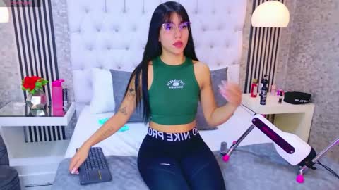 AshleyRoberh online show from 6, 5, 2026