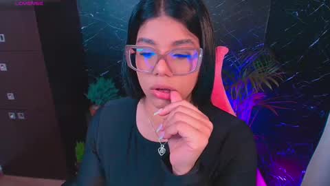 Ashleyy18   online show from 26, 9, 2025