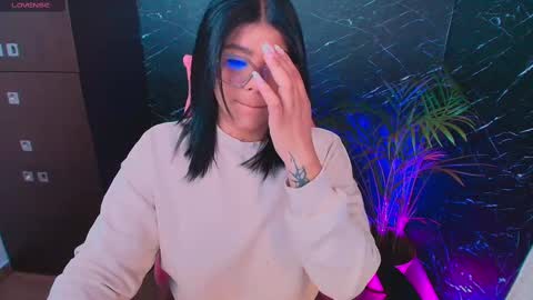 Ashleyy18   online show from 28, 9, 2025