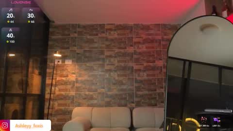 Ashley Fox online show from 3, 12, 2025