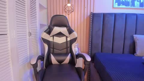 ashlye_miller_ online show from 8, 5, 2026