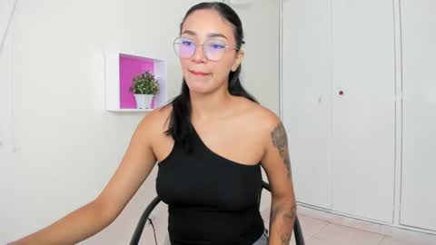 Snapshot of asiam_brunet chatting on 4, 12, 2024 Camila online show from 4, 12, 2024