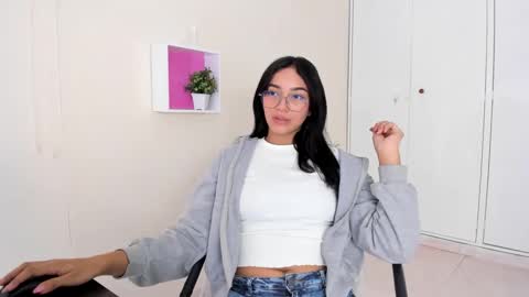 Snapshot of asiam_brunet chatting on 20, 12, 2024 Camila online show from 20, 12, 2024