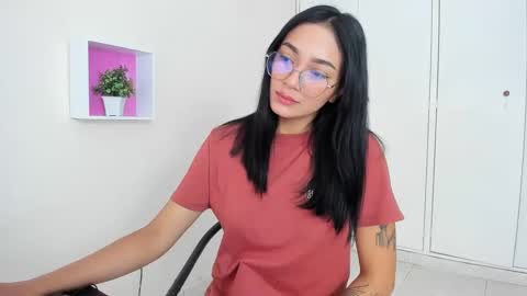 Snapshot of asiam_brunet chatting on 7, 1, 2025 Camila online show from 7, 1, 2025