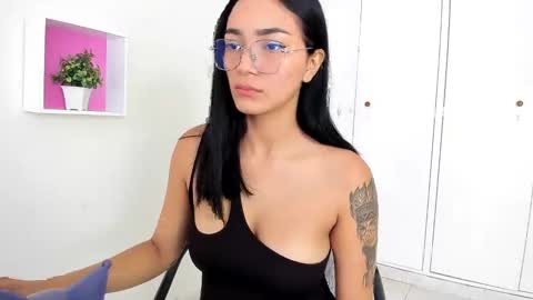 Snapshot of asiam_brunet chatting on 10, 1, 2025 Camila online show from 10, 1, 2025