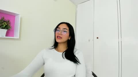 Snapshot of asiam_brunet chatting on 28, 1, 2025 Camila online show from 28, 1, 2025