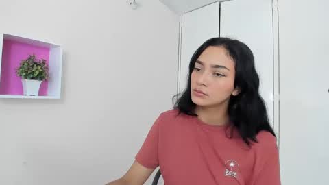 Snapshot of asiam_brunet chatting on 4, 2, 2025 Camila online show from 4, 2, 2025