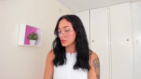 Snapshot of asiam_brunet chatting on 7, 2, 2025 Camila online show from 7, 2, 2025