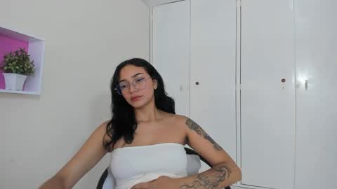 Snapshot of asiam_brunet chatting on 20, 2, 2025 Camila online show from 20, 2, 2025