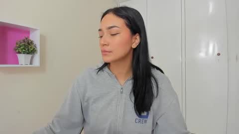 Snapshot of asiam_brunet chatting on 25, 2, 2025 Camila online show from 25, 2, 2025