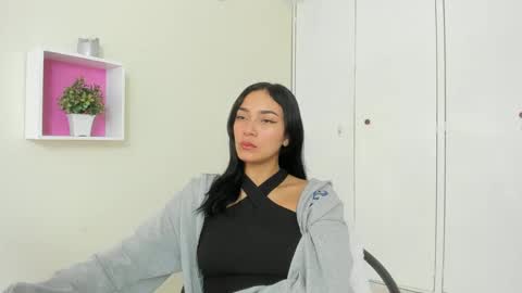 Snapshot of asiam_brunet chatting on 27, 2, 2025 Camila online show from 27, 2, 2025