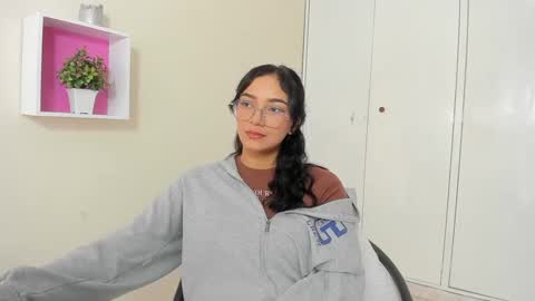 Snapshot of asiam_brunet chatting on 28, 2, 2025 Camila online show from 28, 2, 2025