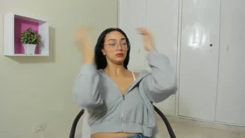 Snapshot of asiam_brunet chatting on 12, 3, 2025 Camila online show from 12, 3, 2025