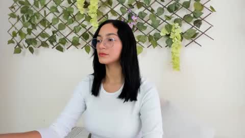 Snapshot of asiam_brunet chatting on 8, 10, 2025 Camila online show from 8, 10, 2025