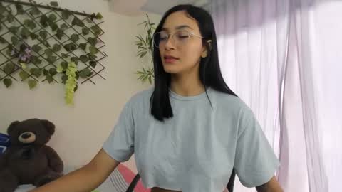 Snapshot of asiam_brunet chatting on 14, 10, 2025 Camila online show from 14, 10, 2025