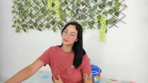 Snapshot of asiam_brunet chatting on 15, 10, 2025 Camila online show from 15, 10, 2025