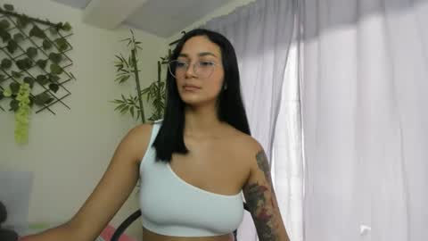 Snapshot of asiam_brunet chatting on 24, 10, 2025 Camila online show from 24, 10, 2025