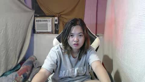 Snapshot of asian_honey69 chatting on 7, 10, 2025 bb girl online show from 7, 10, 2025