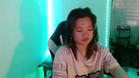 Snapshot of asian_honey69 chatting on 9, 11, 2025 bb girl online show from 9, 11, 2025