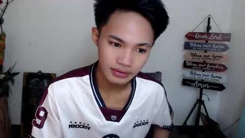 asian_lover05 online show from 15, 10, 2025