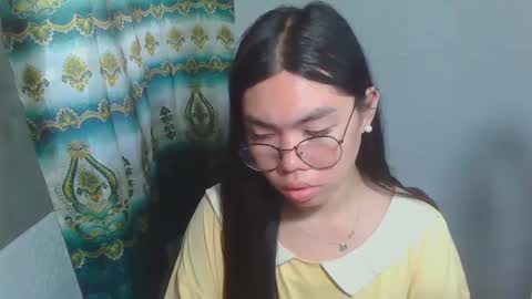 Snapshot of asian_rhean chatting on 22, 2, 2025 Rhean online show from 22, 2, 2025