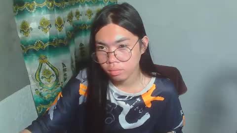 Snapshot of asian_rhean chatting on 5, 3, 2025 Rhean online show from 5, 3, 2025